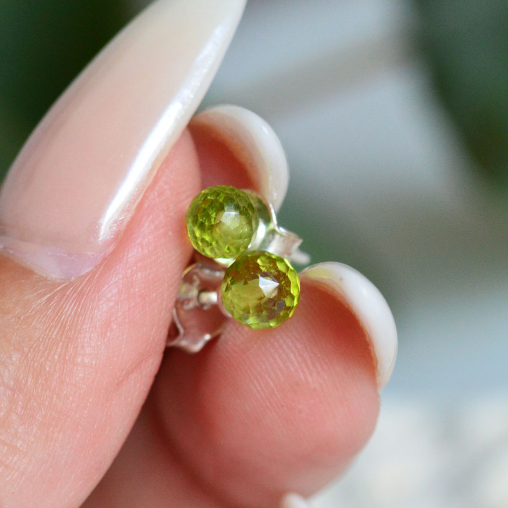 Peridot Ohrstecker