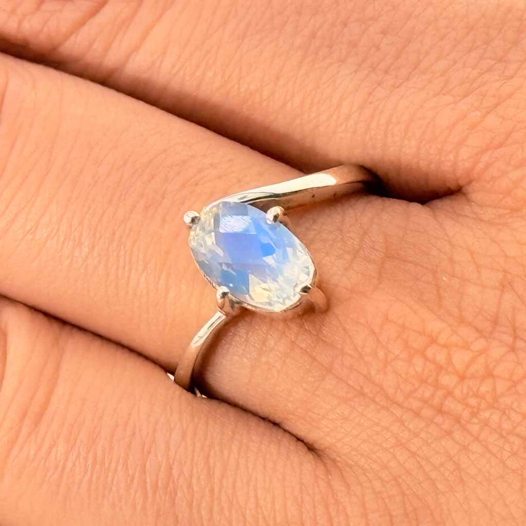 Mondstein Design Juwelier Ringe Sri Lanka facettiert