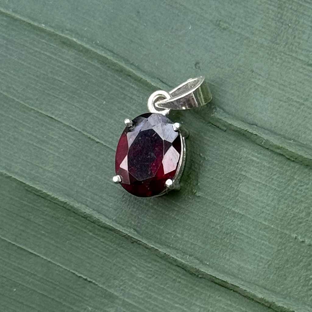 Granat Anhänger Sri Lanka