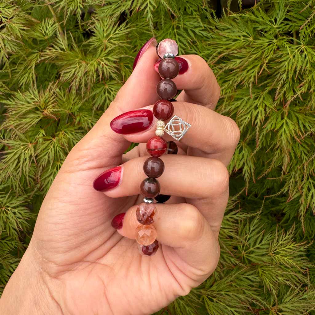 Muladhara- Das Wurzelchakra Armband darkred