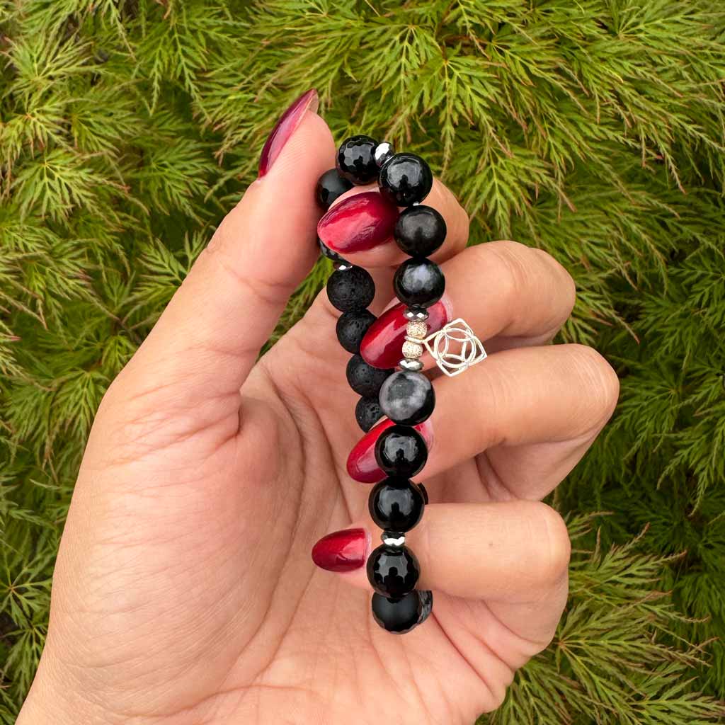 Muladhara- Das Wurzelchakra Armband black