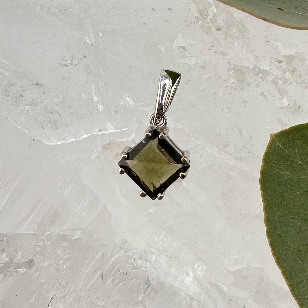 Moldavit Silber Anhänger facettiert