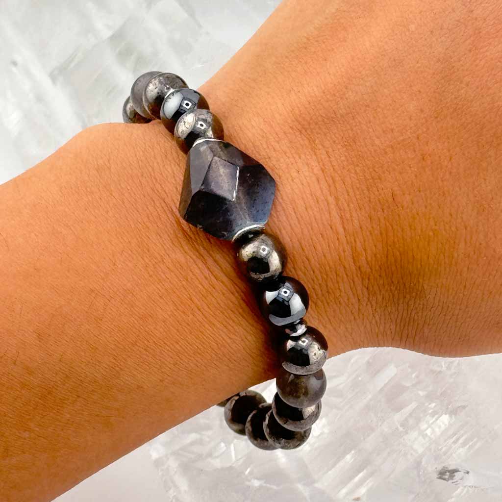 Nerven aus Stahl Armband