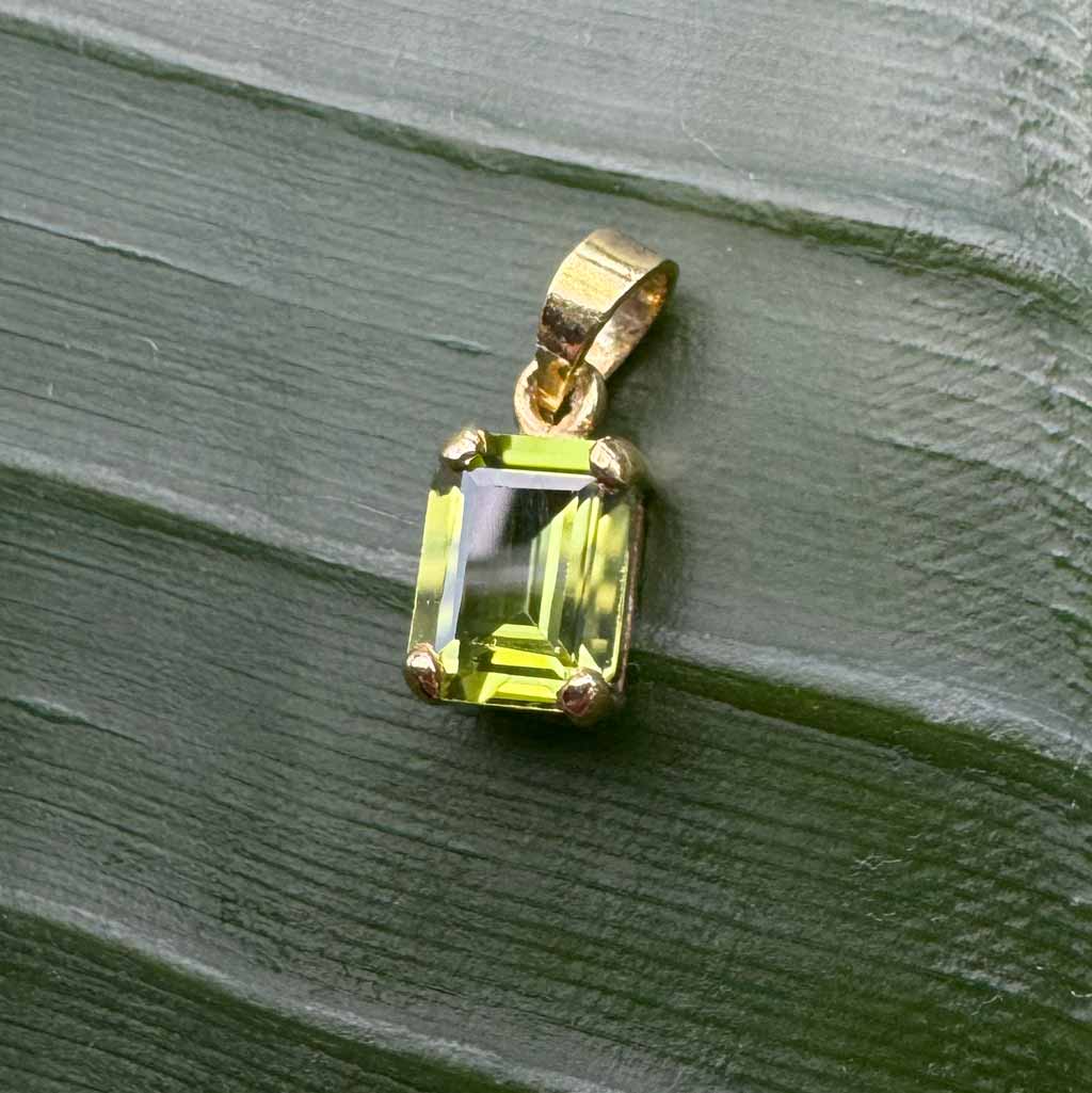 Peridot Anhänger Sri Lanka
