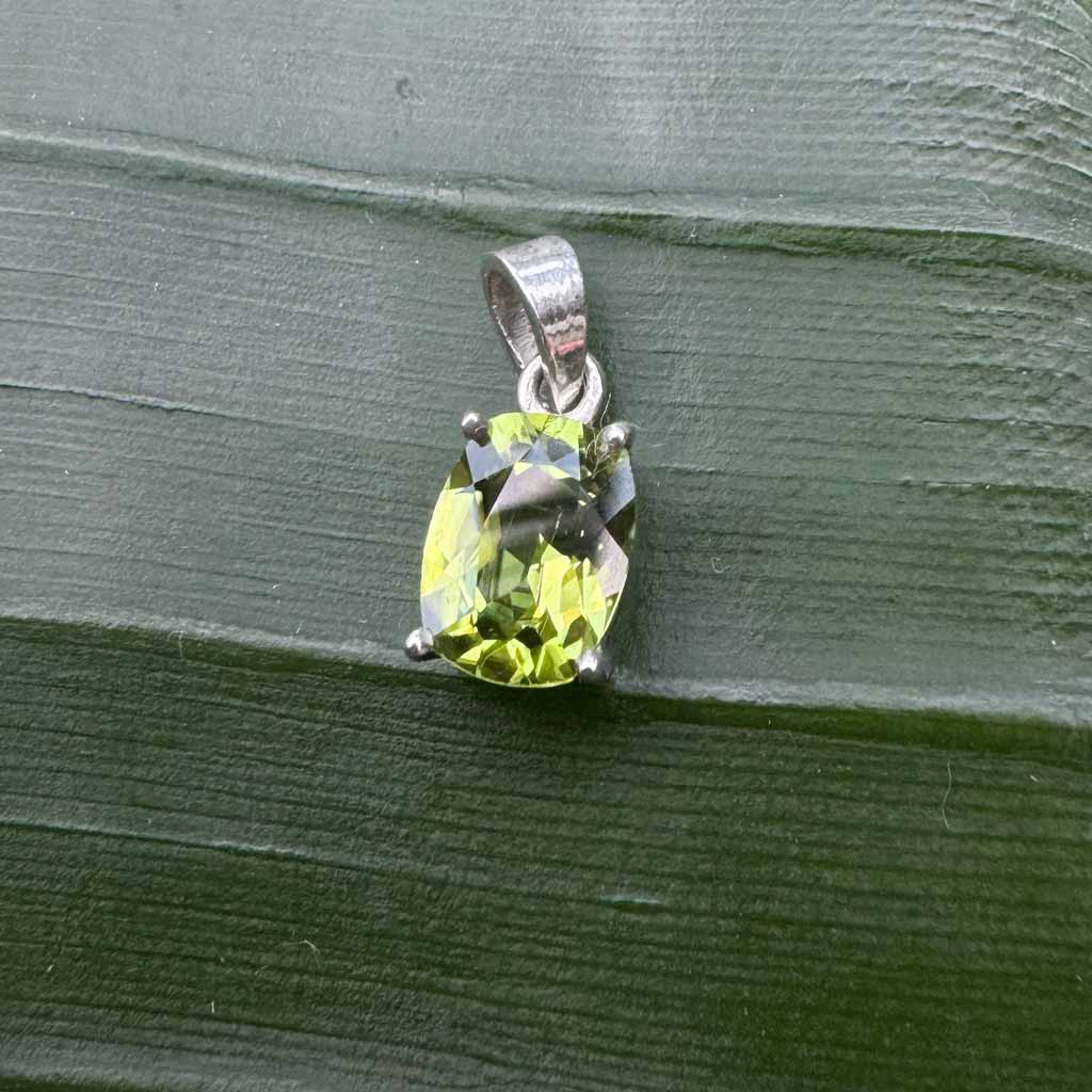 Peridot Anhänger Sri Lanka