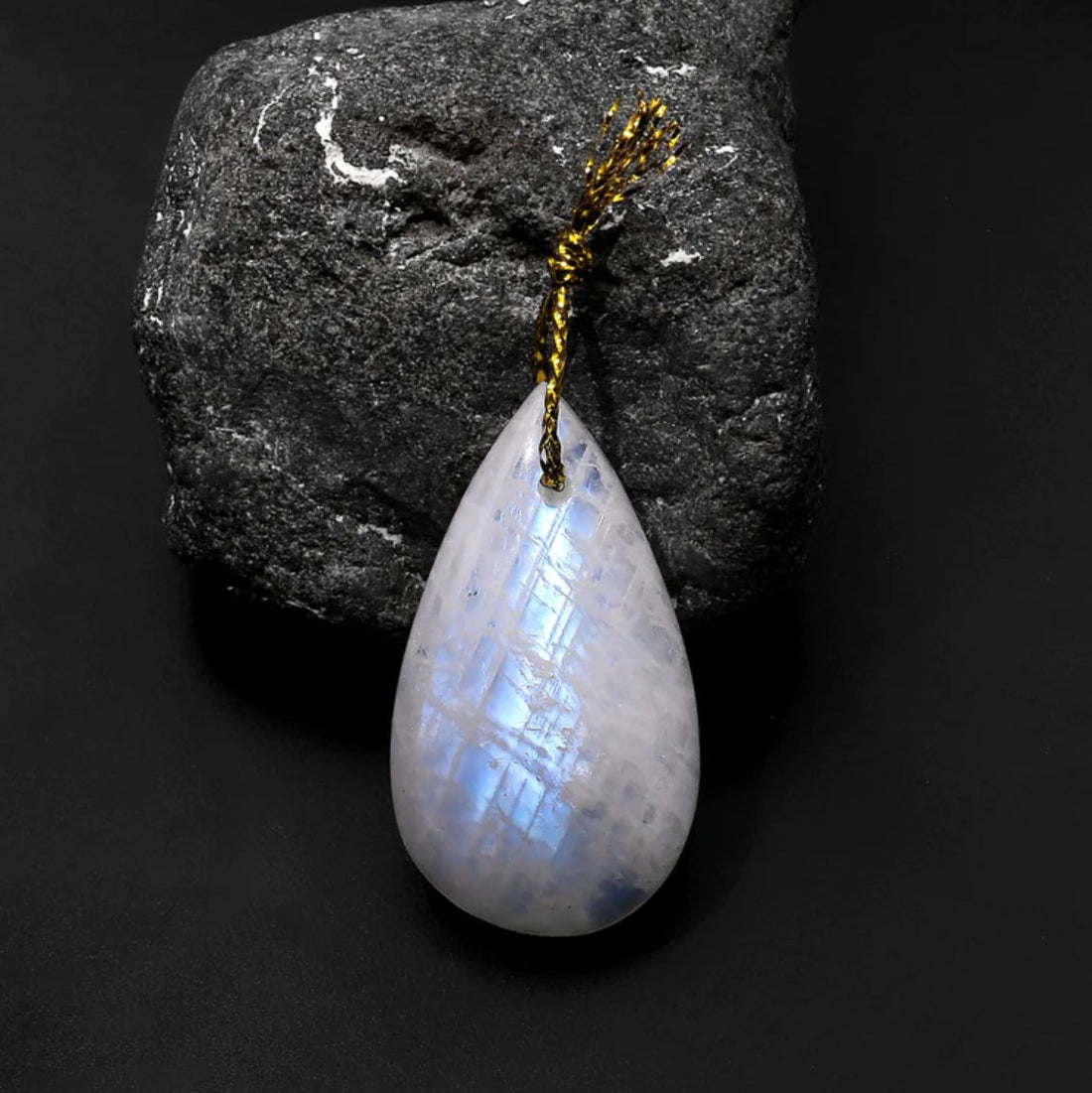 Mondstein Anhänger weiss