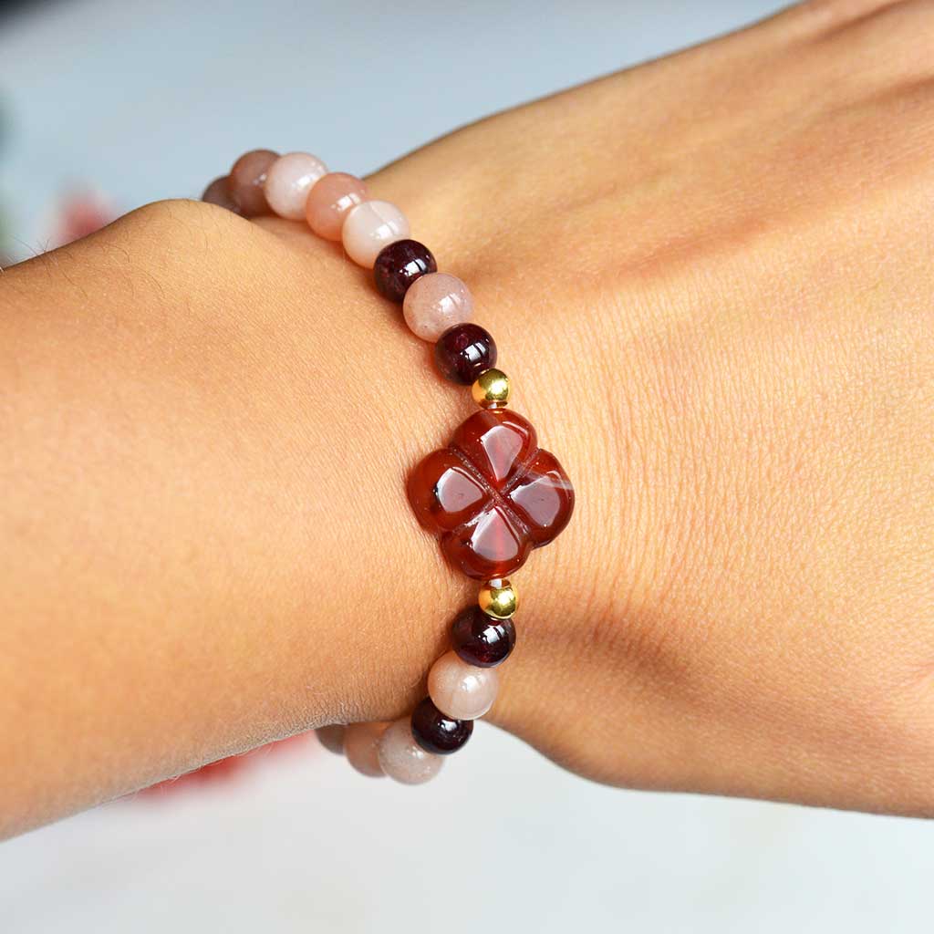 Feminity of Lilith Armband