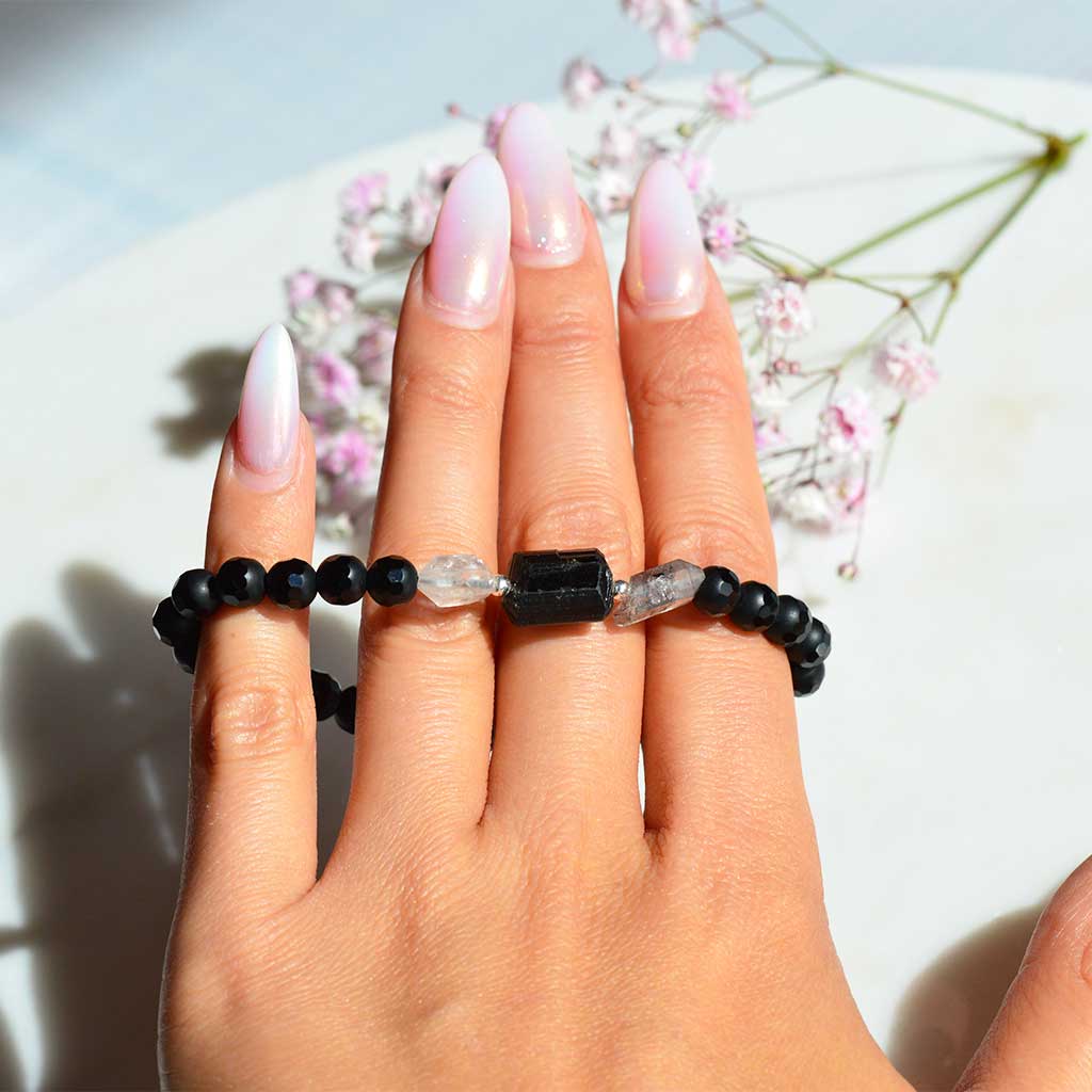 Elegant protection Armband