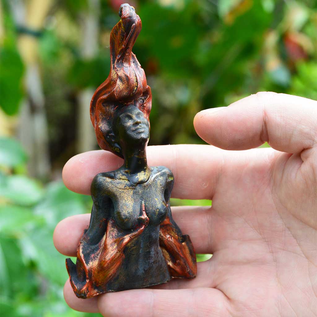 Femininity of Lilith Kerze