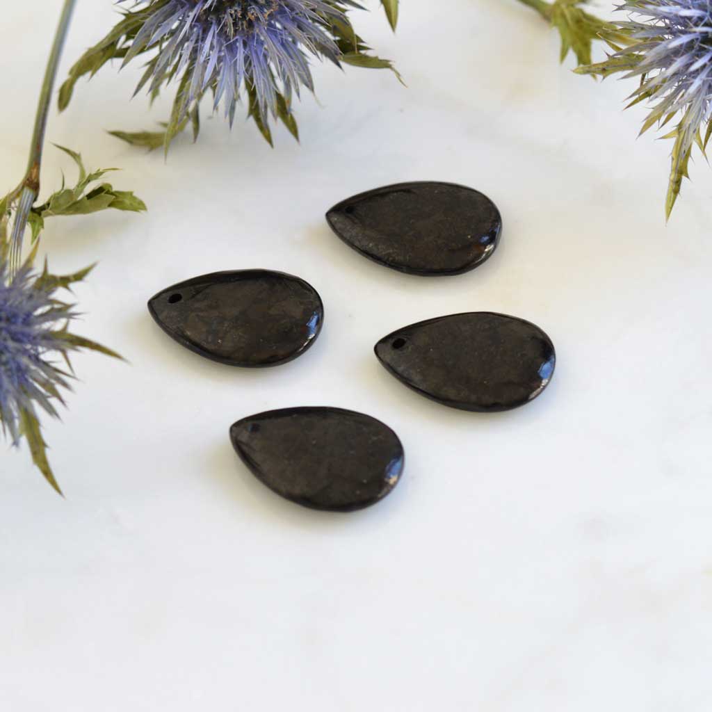 Shungit Anhänger Tropfen