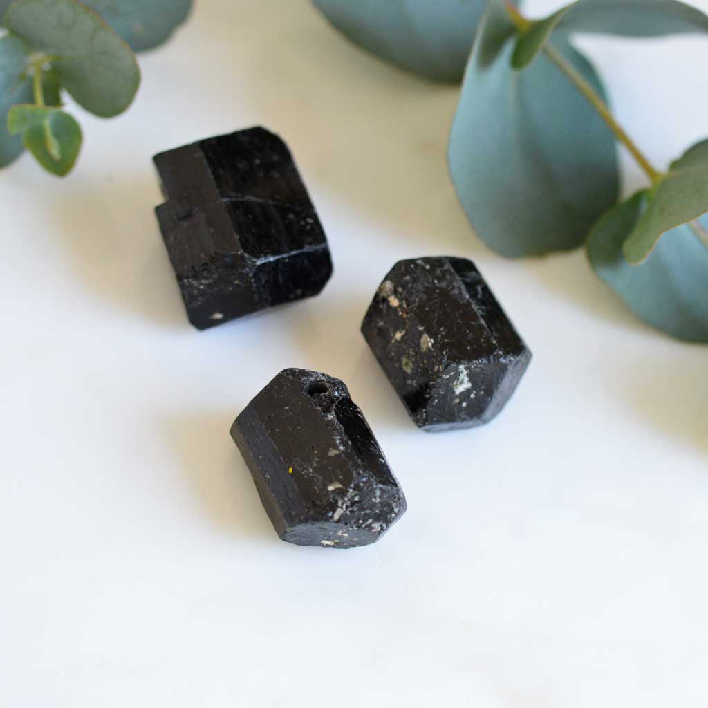 Schwarzer Turmalin Anhänger natur