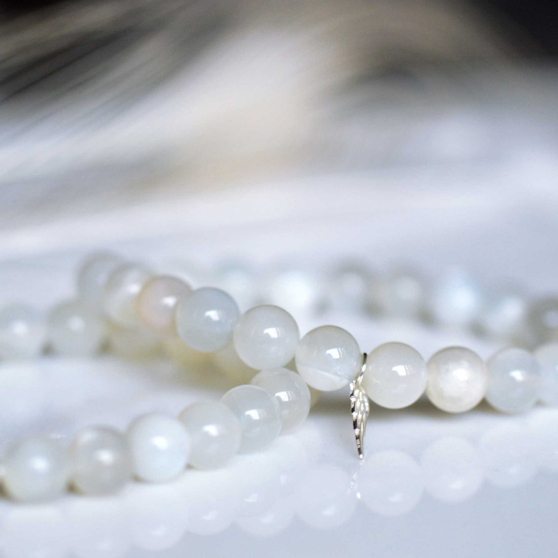 Mondstein Armband cremeweiß