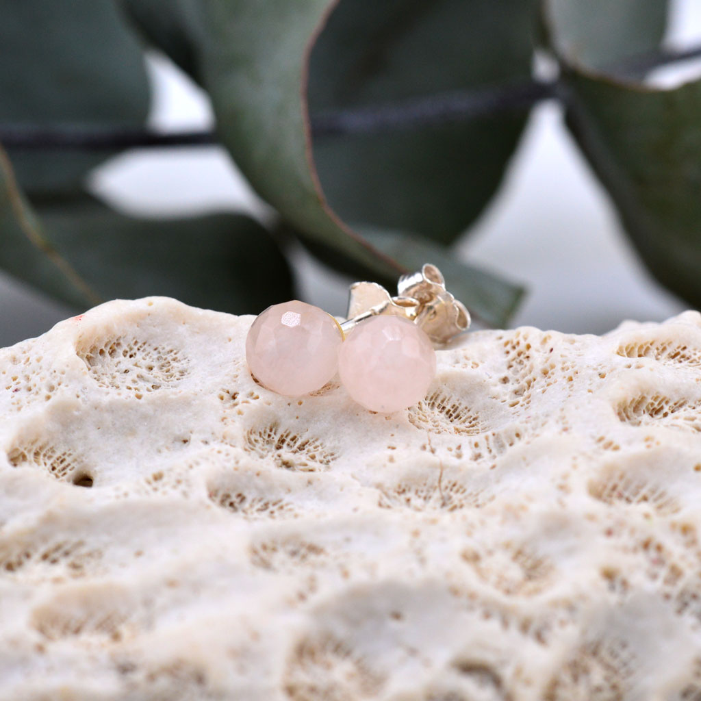 Rosenquarz Ohrstecker facettiert/glatt