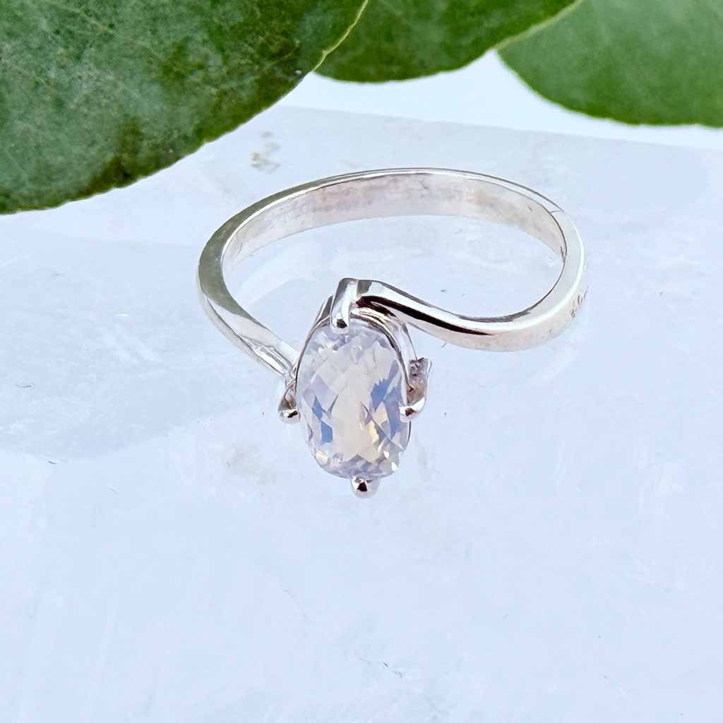 Mondstein Design Juwelier Ringe Sri Lanka facettiert