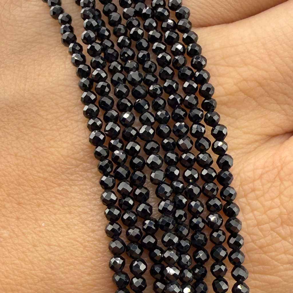 Schwarzer Spinell Halskette