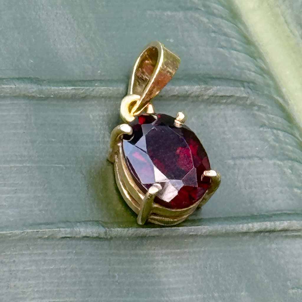 Granat Anhänger Sri Lanka