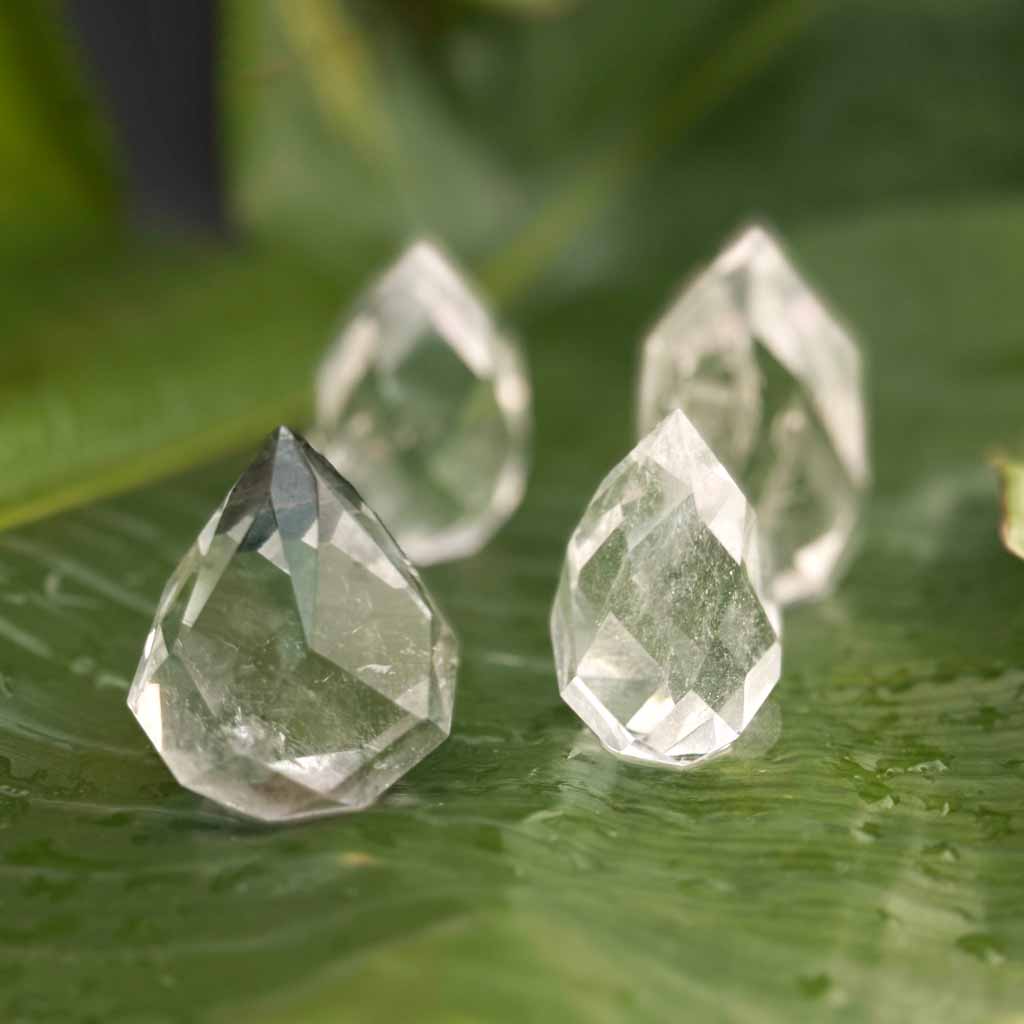 Bergkristall Ei Energie Raumreinigung