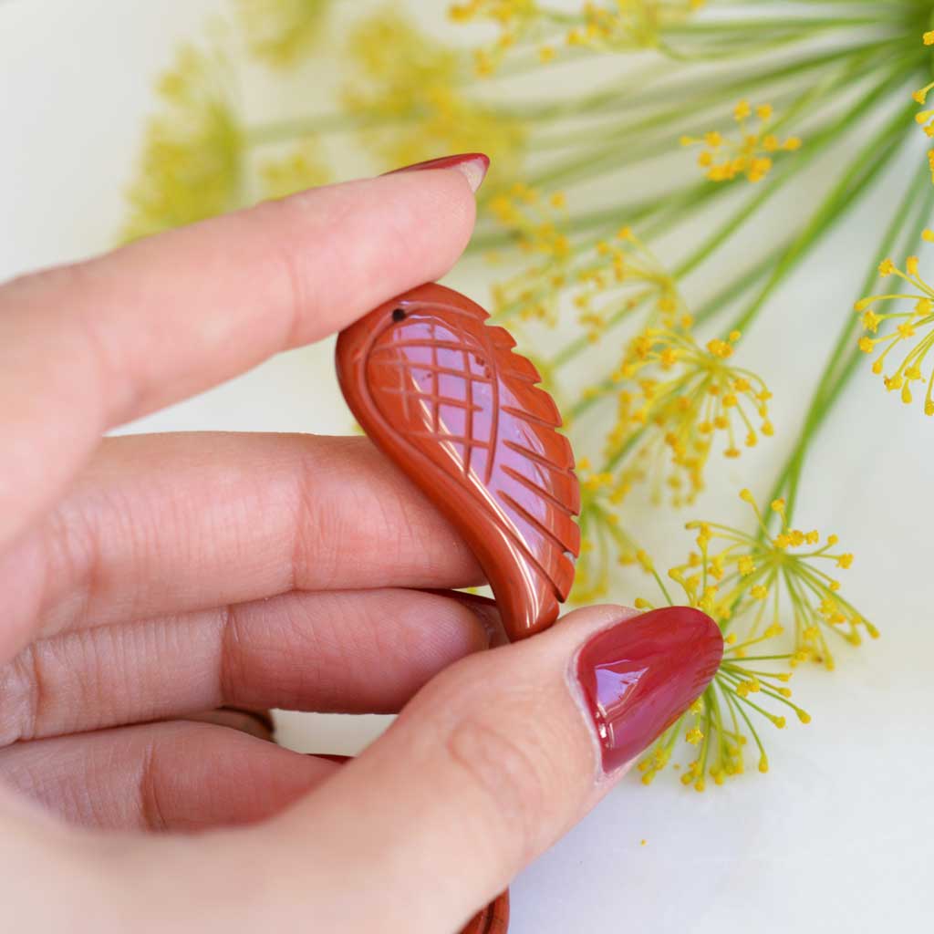 Roter Jaspis Flügel Anhänger
