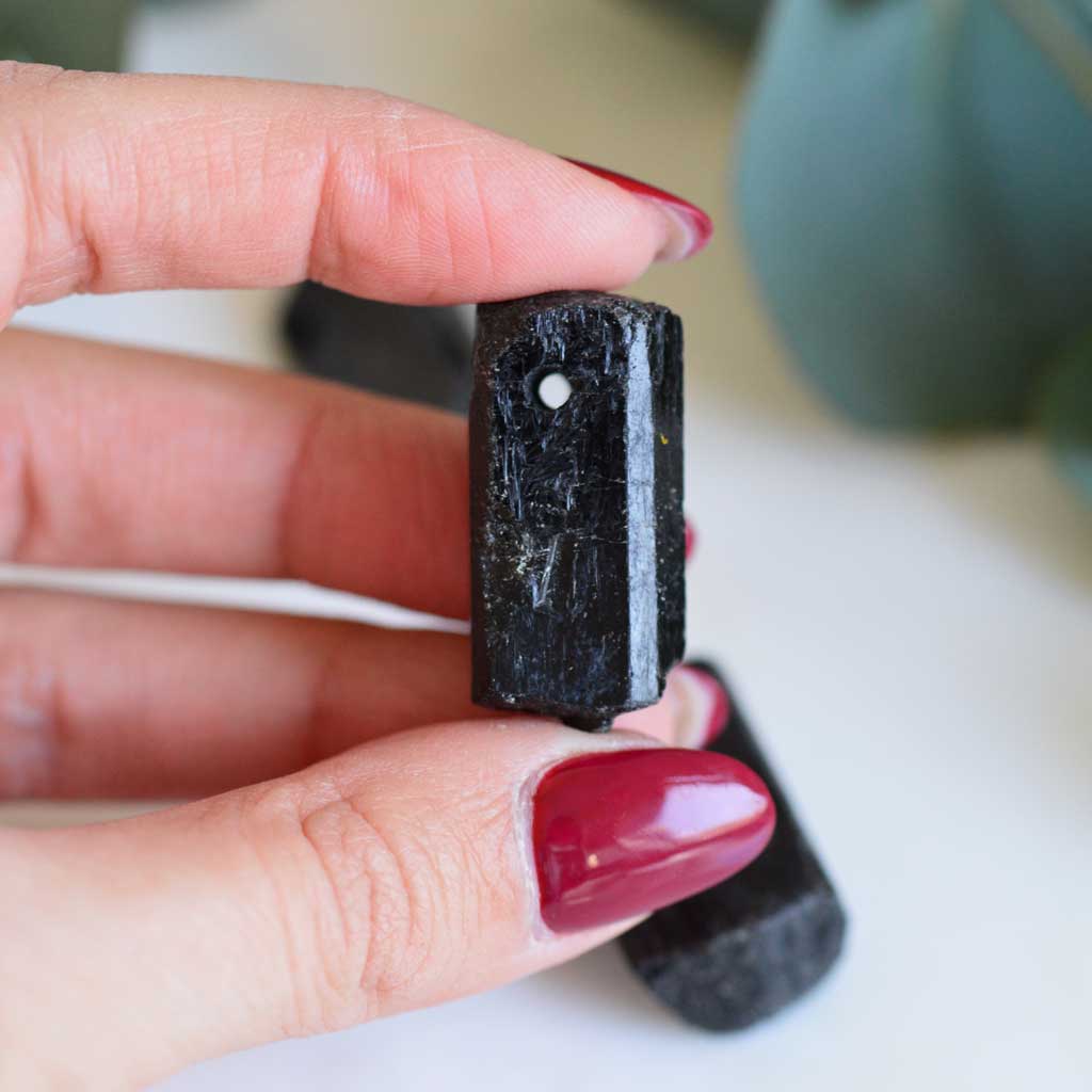 Schwarzer Turmalin Anhänger natur